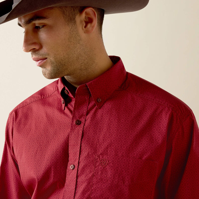 Ariat Men's Tito Classic Fit Shirt, Brick Red 10071605