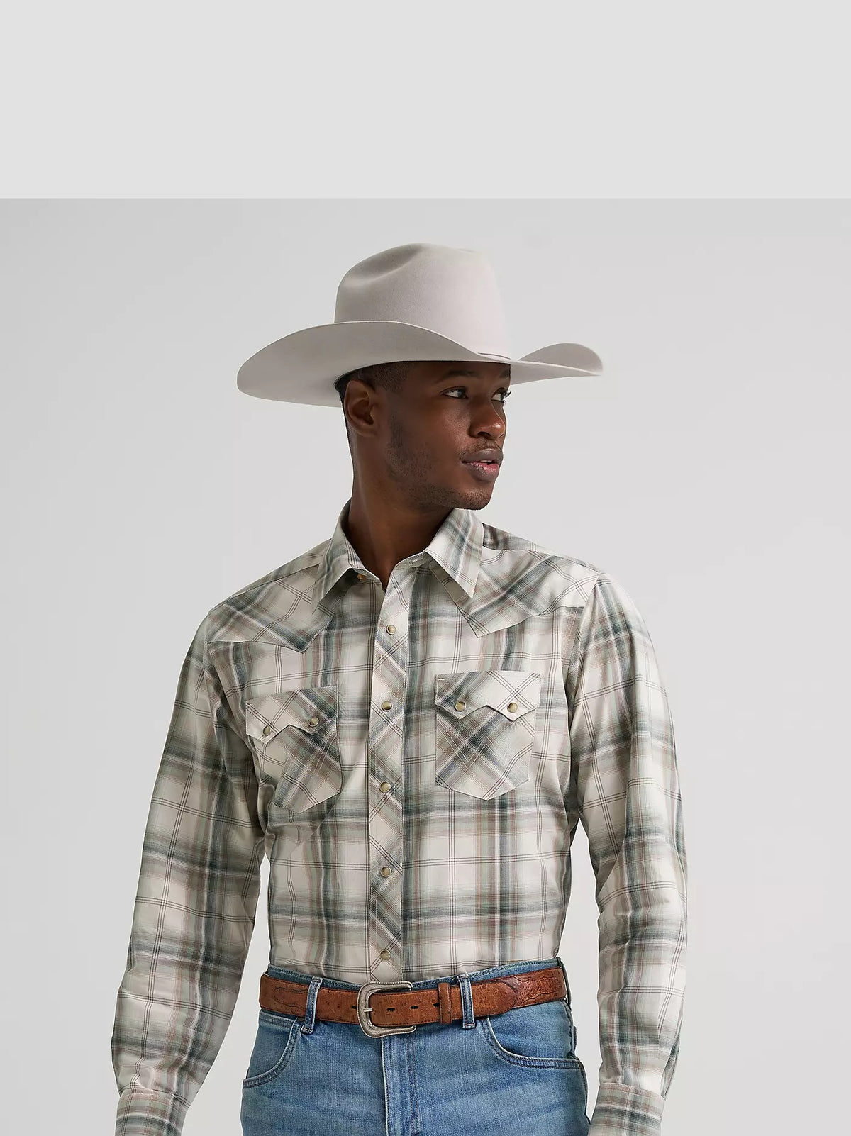 Wrangler® Men's Wrangler Retro® Long Sleeve Sawtooth Snap Pocket Western Shirt, 112385600