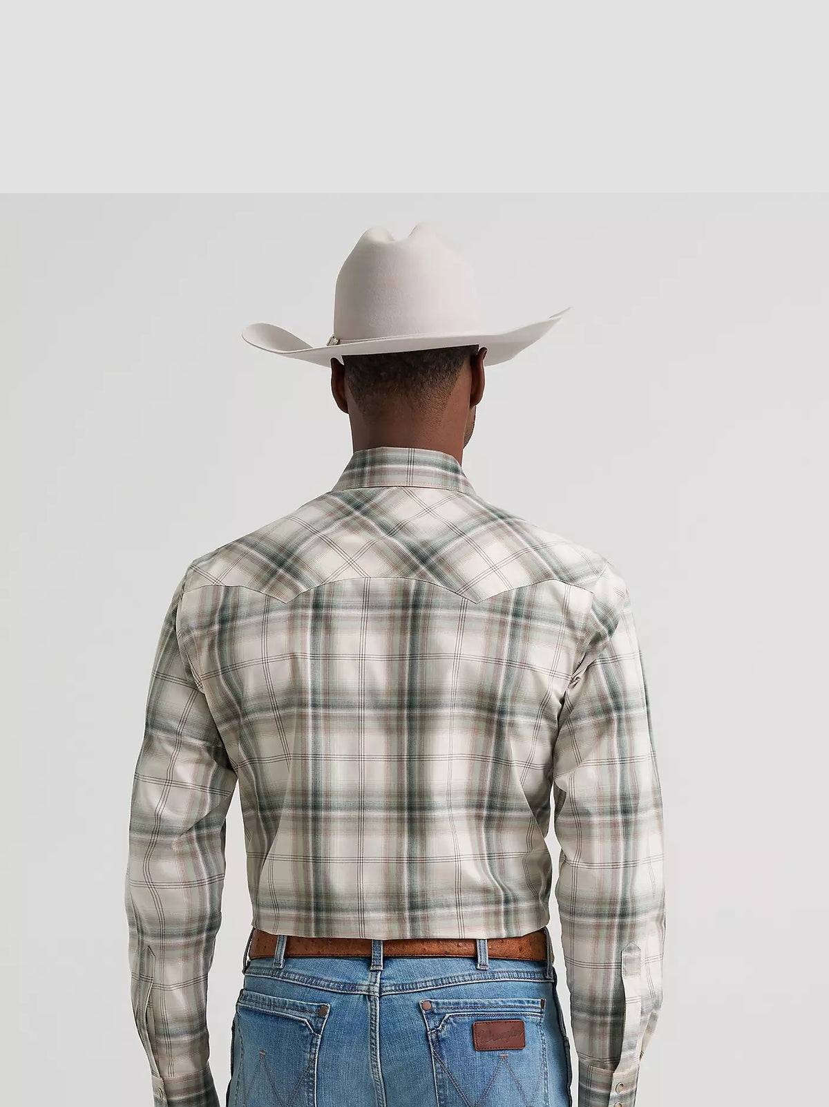 Wrangler® Men's Wrangler Retro® Long Sleeve Sawtooth Snap Pocket Western Shirt, 112385600