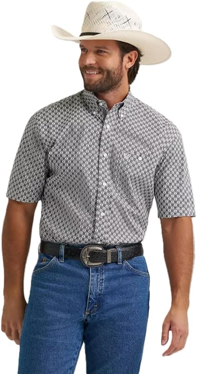Wrangler® Men's George Strait™ Short Sleeve One Pocket Button Down Shirt, 2379058