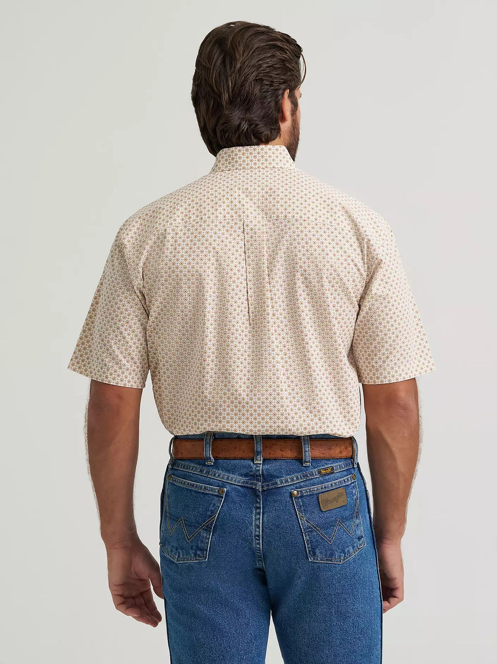 Wrangler® Men's George Strait™ Short Sleeve Two Pocket Button Down Shirt, 2379065