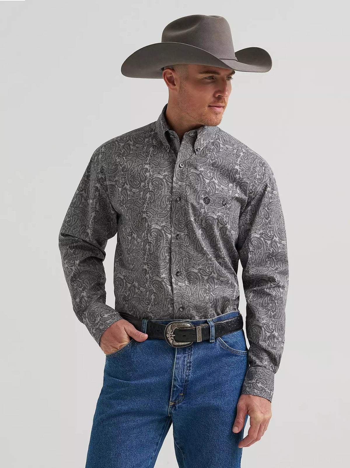 Wrangler Men's George Strait™ Long Sleeve Button Down One Pocket Shirt, 385358