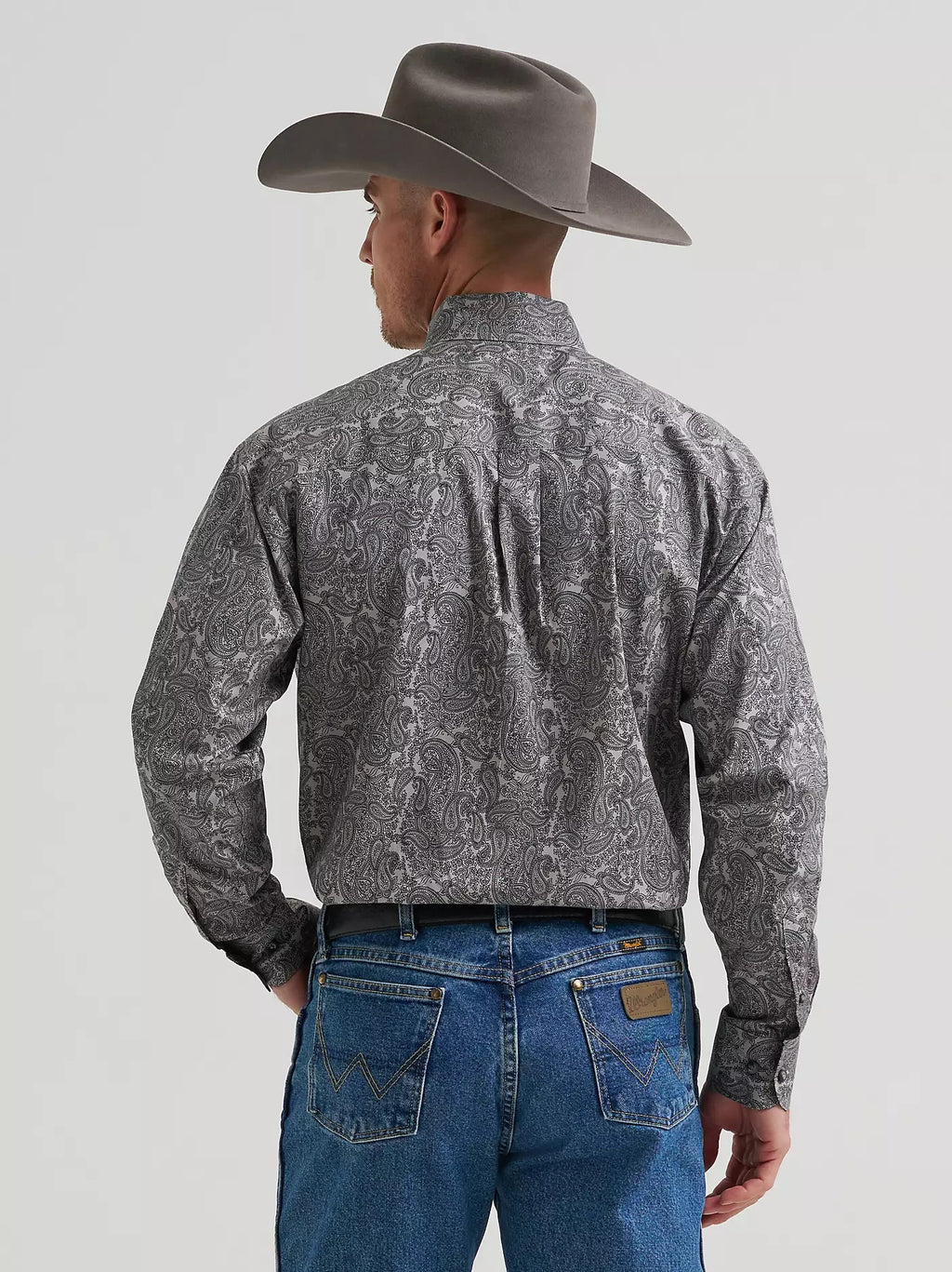 Wrangler Men's George Strait™ Long Sleeve Button Down One Pocket Shirt, 385358