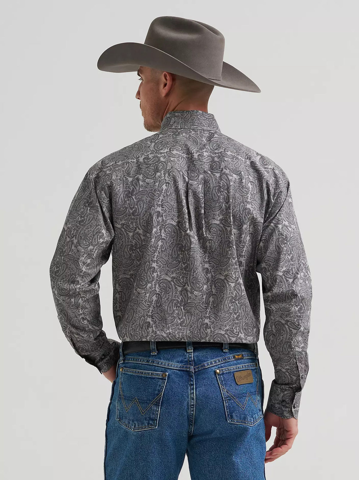 Wrangler Men's George Strait™ Long Sleeve Button Down One Pocket Shirt, 385358