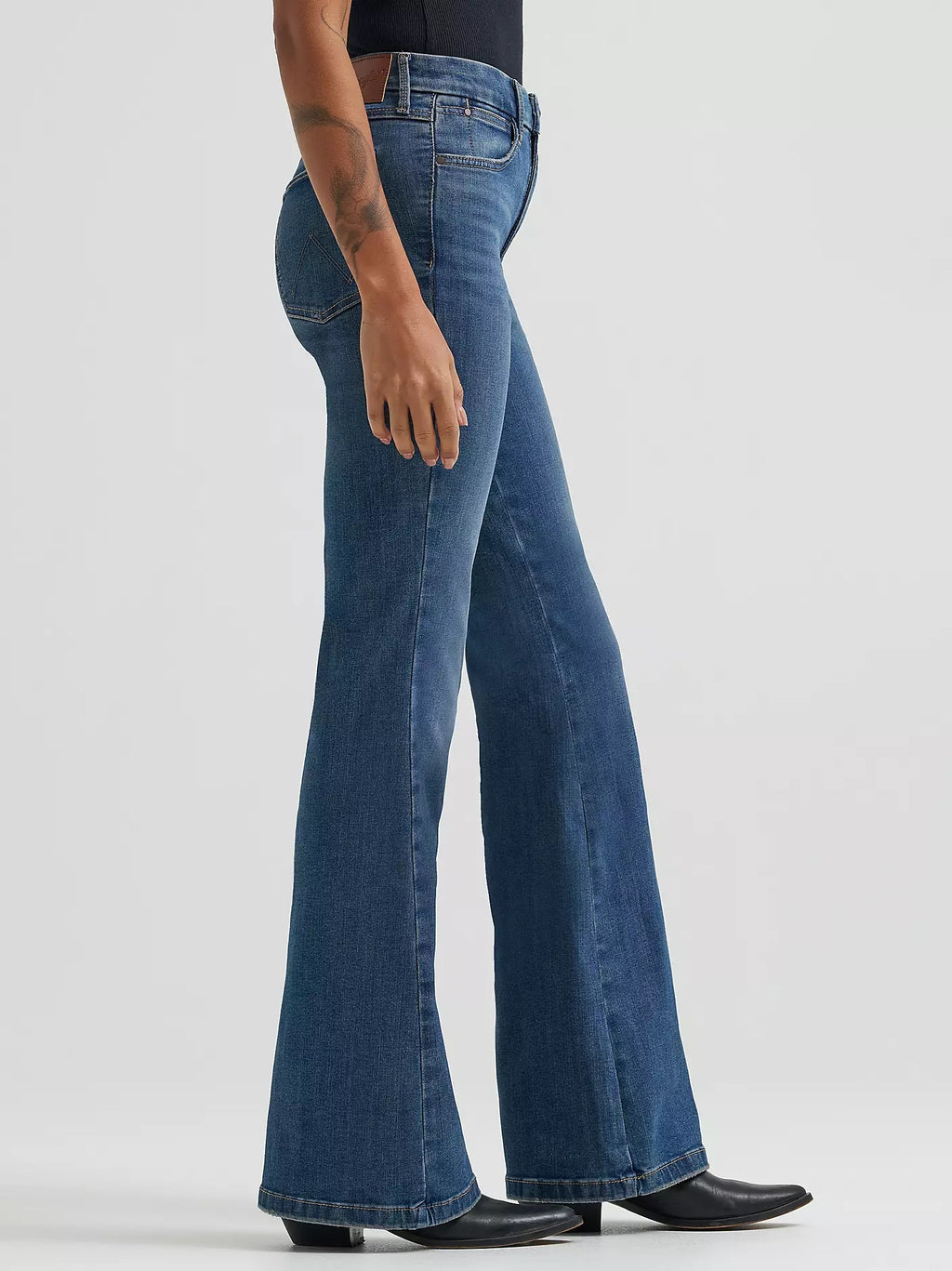 Wrangler Women's Wrangler BESPOKE High Rise Flare Jean, 385561
