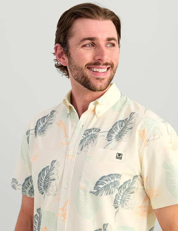 HUK Mens Kona Pattern Short Sleeve Fishing Button Down Shirt, Egret H1500192-106