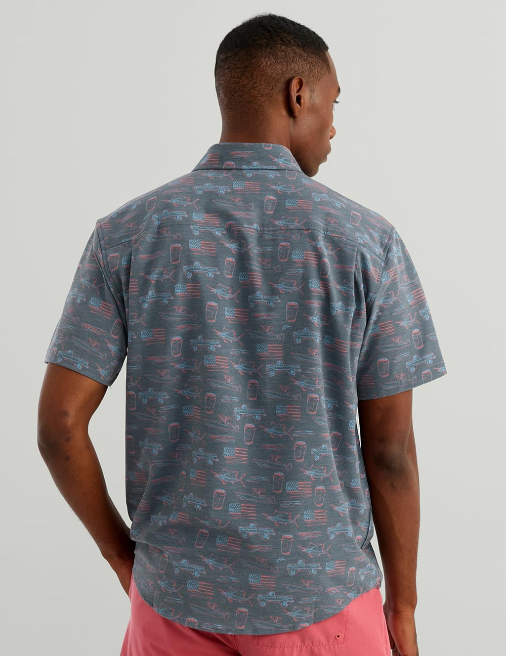 HUK Mens Kona Pattern Short Sleeve Fishing Button Down Shirt, Sea Storm Americana H1500192-408