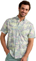 HUK Mens Kona Pattern Short Sleeve Fishing Button Down Shirt, Silver Blue Coast H1500212-040