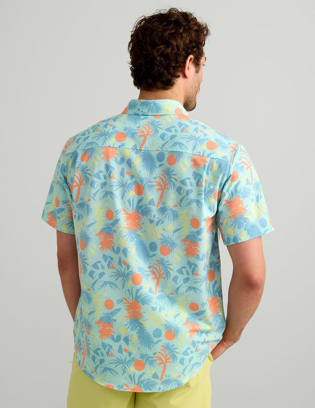 HUK Mens Kona Pattern Short Sleeve Fishing Button Down Shirt, Caicos Palm Craze H1500212-414