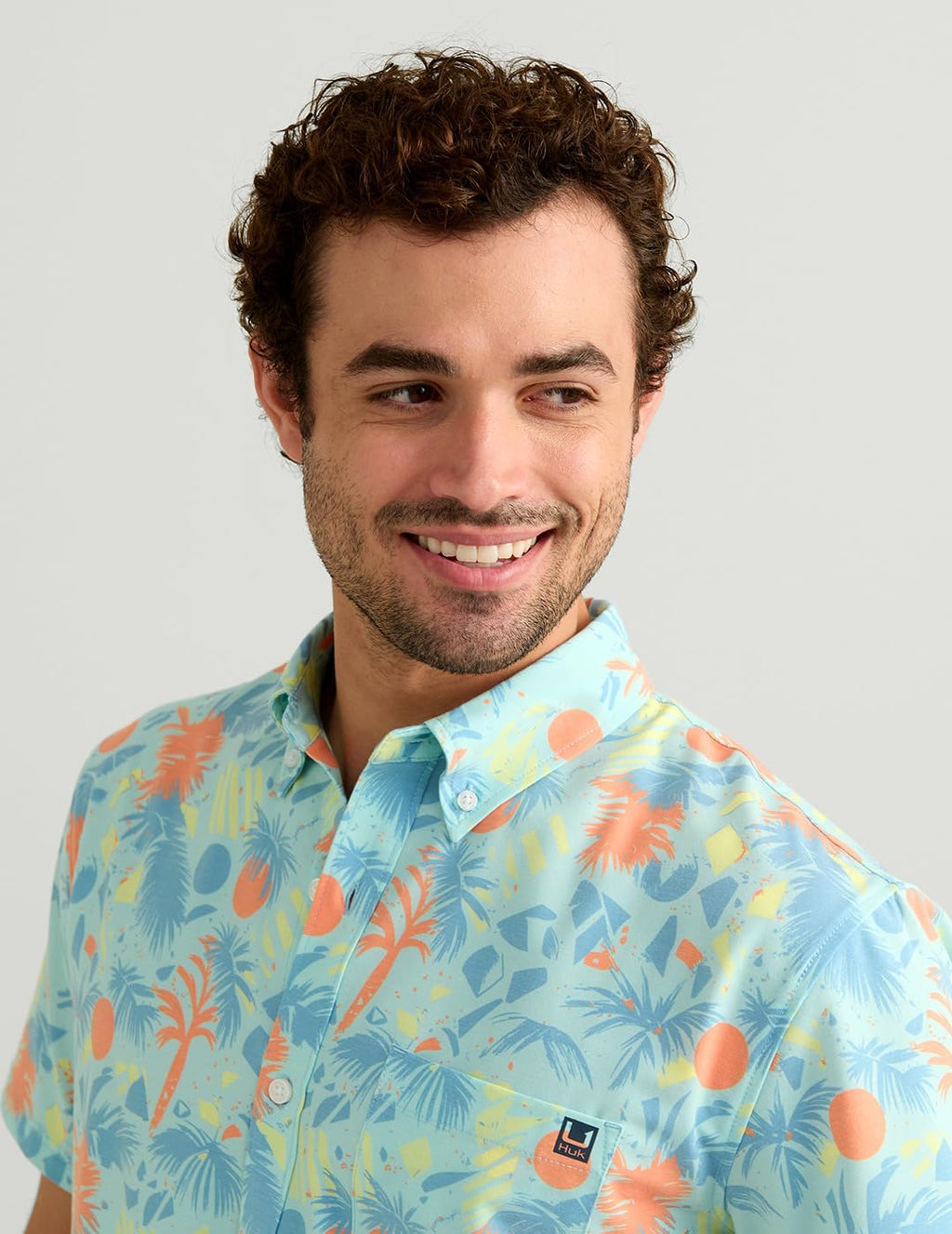 HUK Mens Kona Pattern Short Sleeve Fishing Button Down Shirt, Caicos Palm Craze H1500212-414