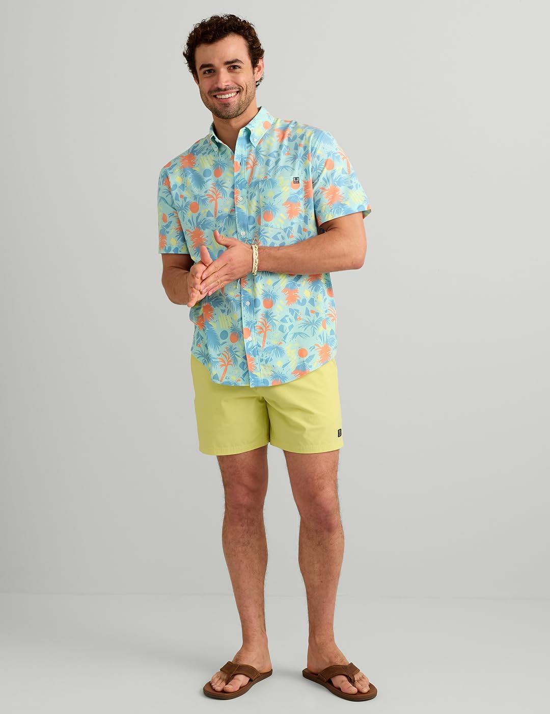 HUK Mens Kona Pattern Short Sleeve Fishing Button Down Shirt, Caicos Palm Craze H1500212-414