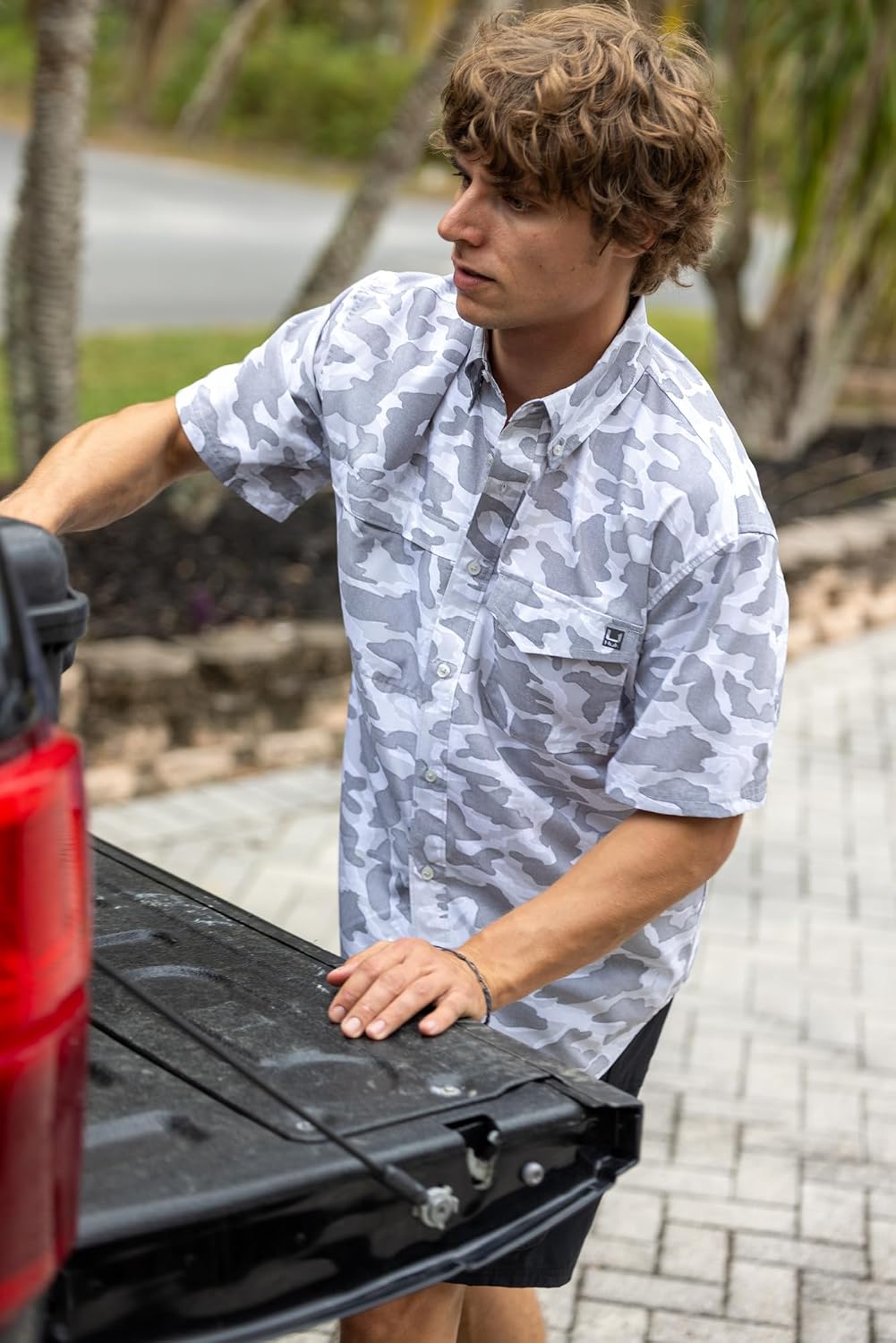 HUK Men's Tide Point Short Sleeve Shirt, Fishing Button Down, Seagull Camo H1500220-059