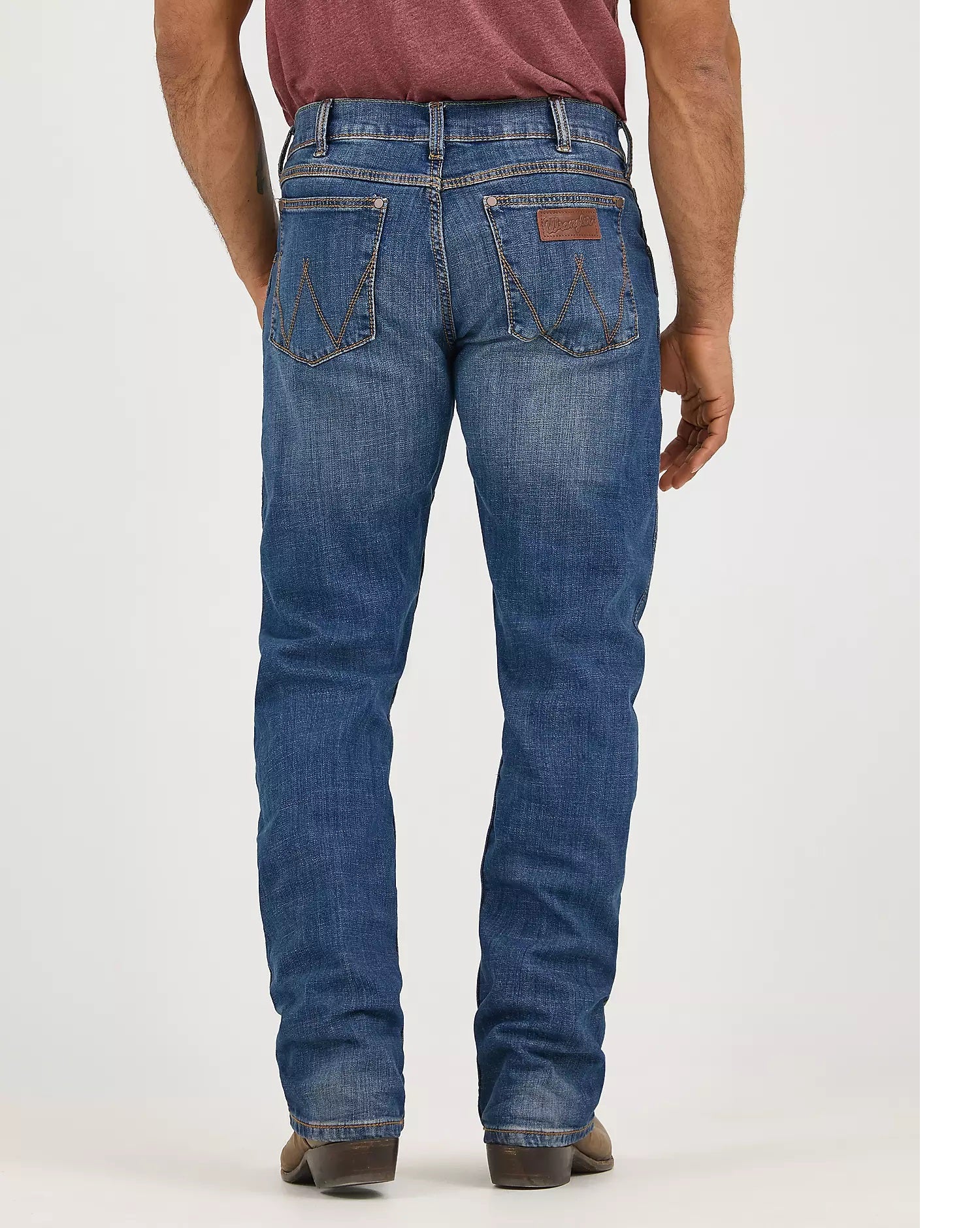 Wrangler Men's Wrangler Retro® Slim Fit Straight Leg Jean, WLT88CW